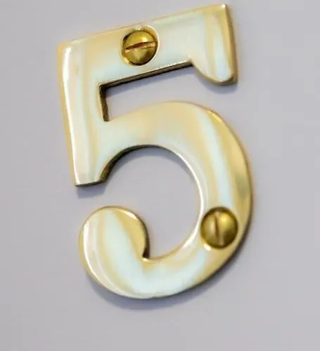 5 Proche De La Gare Et Du Centre *